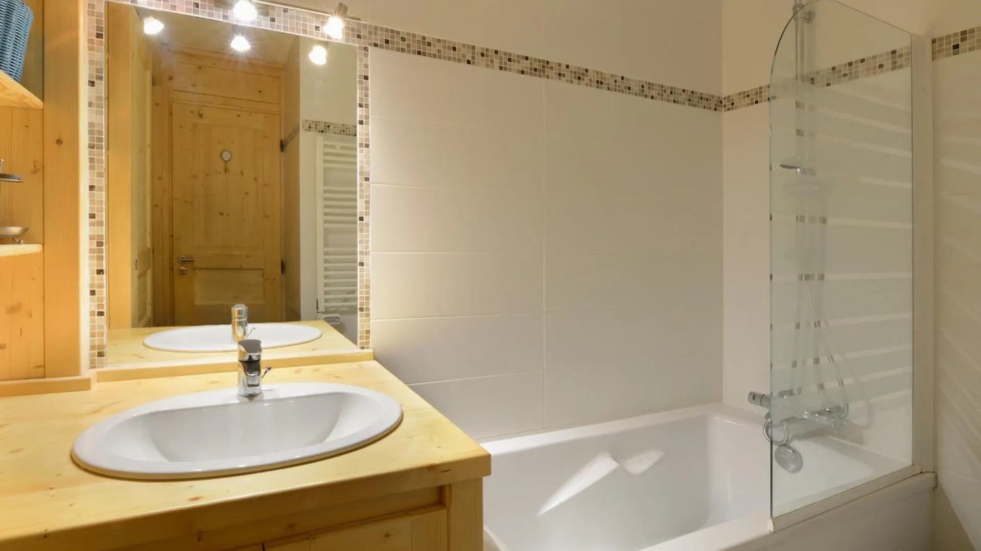 Apartment Studio Tout Confort Avec Cabine - Acces Direct Aux Pistes - Fr-1-181-2578 La Plagne